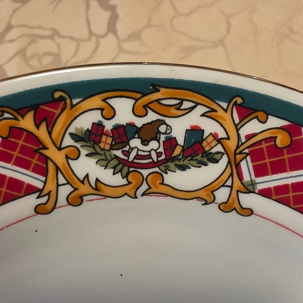 Gibson China Windsor Salad Plate 7.75